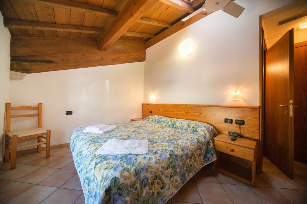 Albergo Al Platano Каприно-Веронезе Экстерьер фото