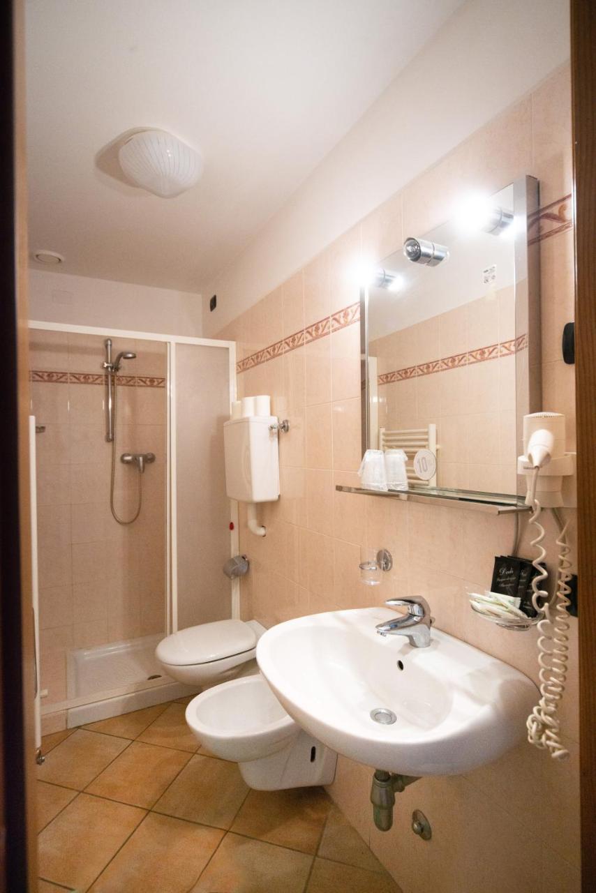 Albergo Al Platano Каприно-Веронезе Экстерьер фото